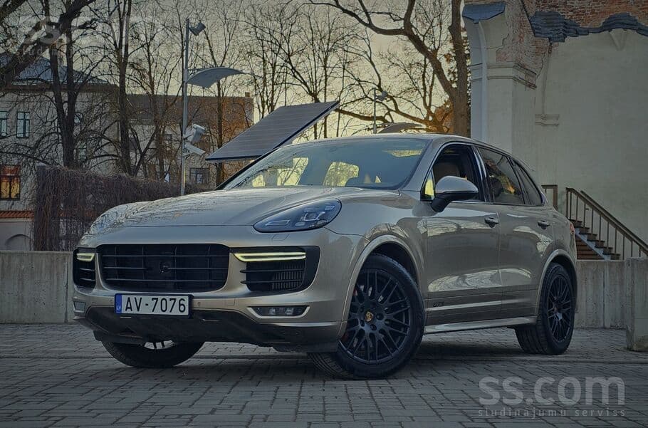 2015 Porsche Cayenne 3