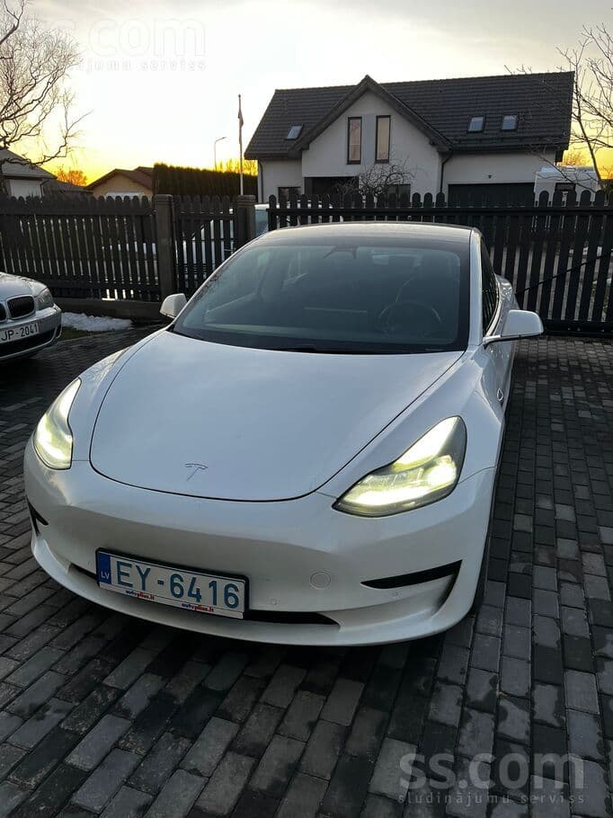 2020 Tesla Model 3