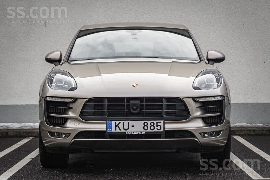 2016 Porsche Macan 2