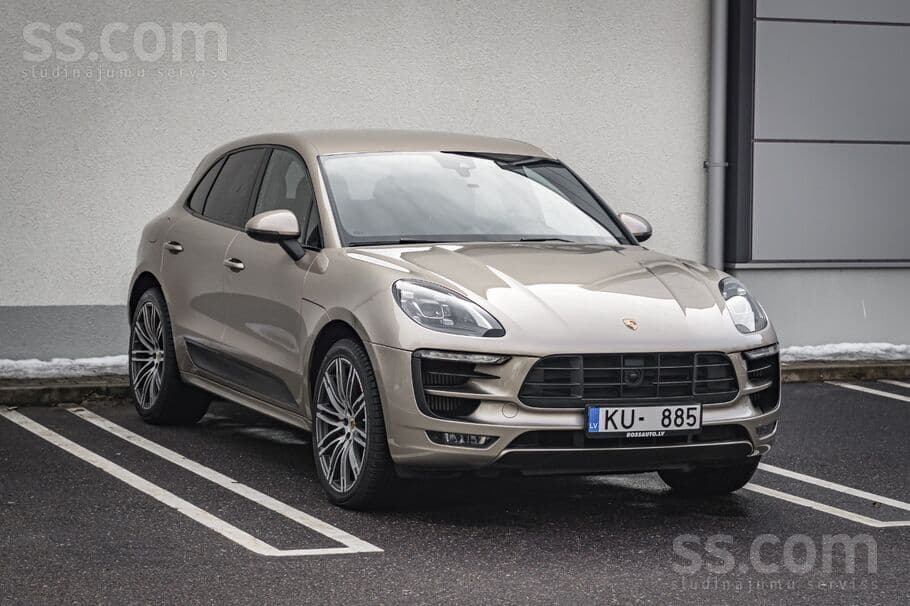 2016 Porsche Macan 3