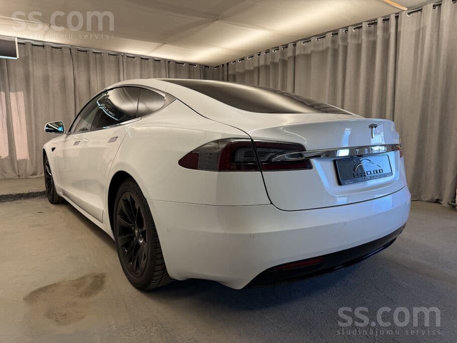 2018 Tesla Model S 4