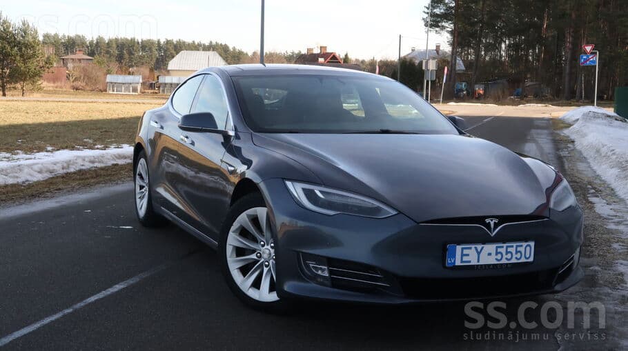 2017 Tesla Model S 2