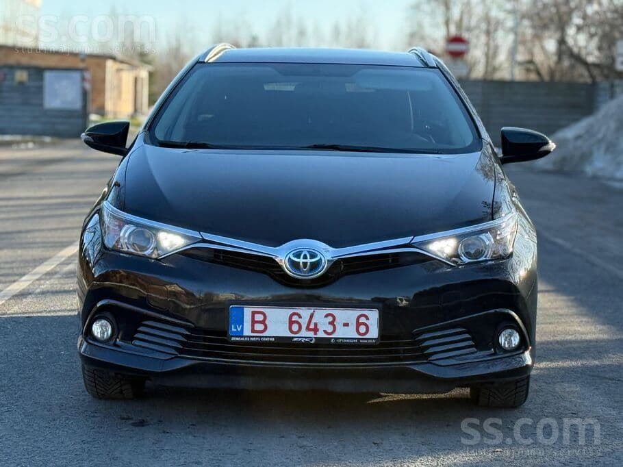 2016 Toyota Auris
