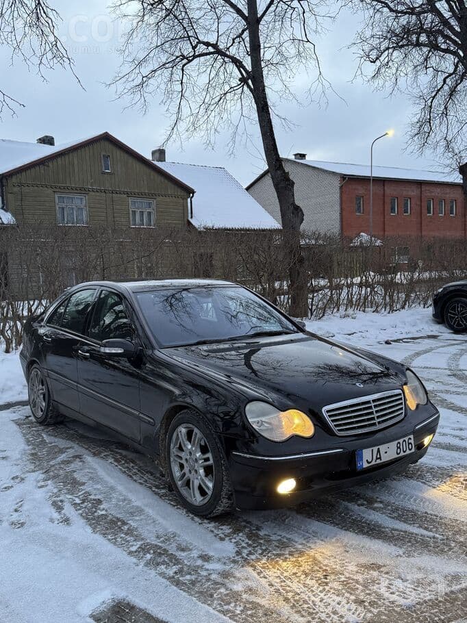 2004 Mercedes-Benz C220