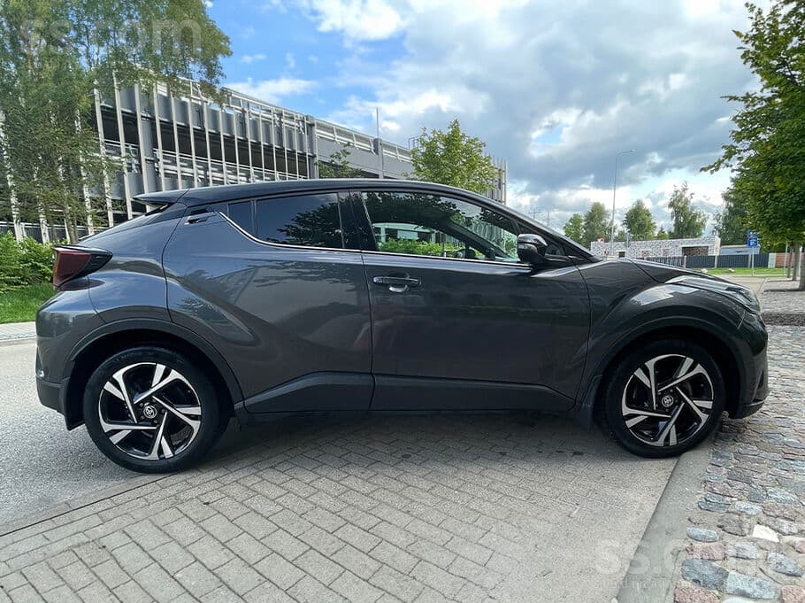 2022 Toyota C-HR 4