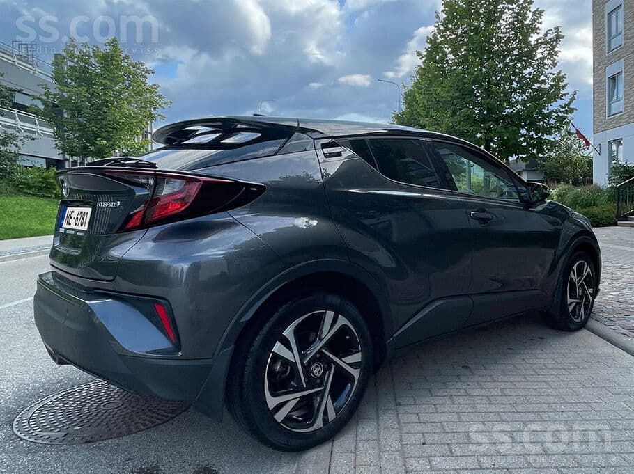 2022 Toyota C-HR 5