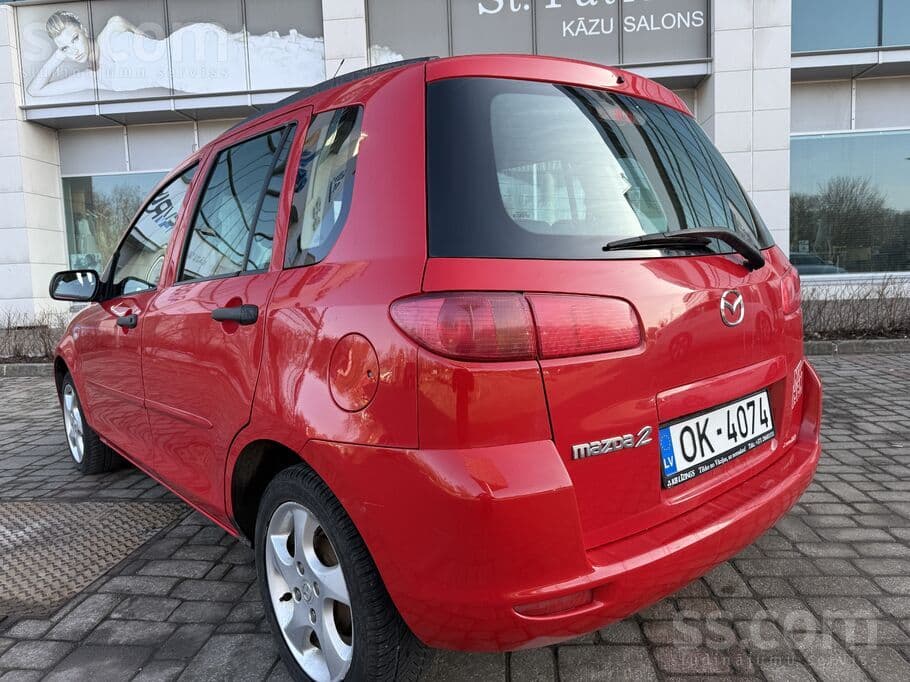 2004 Mazda 2 3