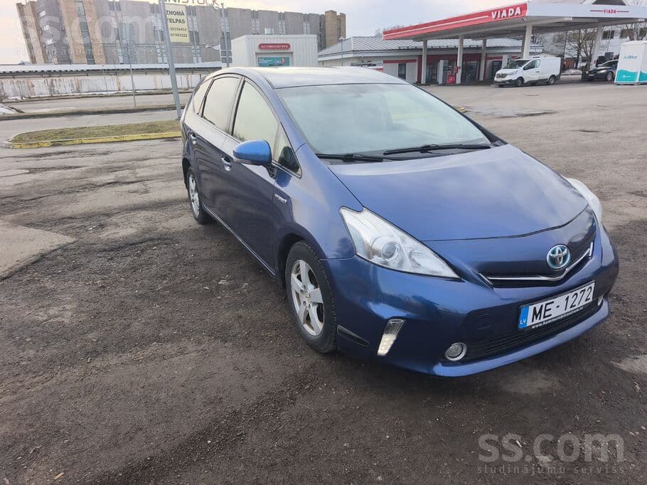 2014 Toyota Prius+ 2