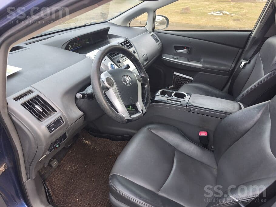 2014 Toyota Prius+ 5