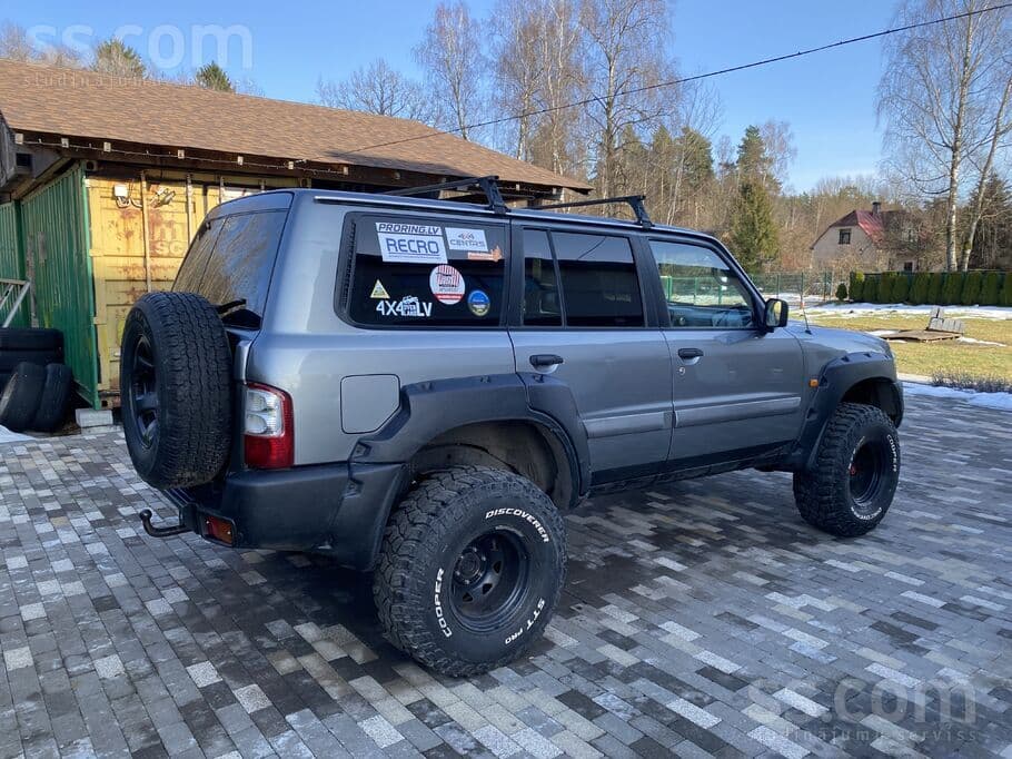 2004 Nissan Patrol 5