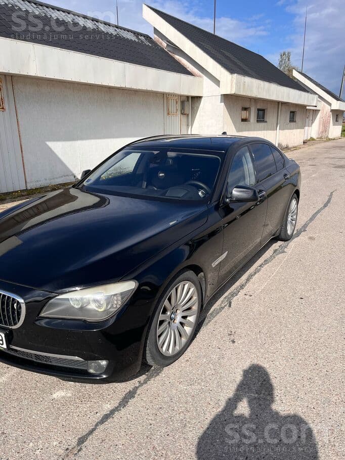 2009 BMW 730