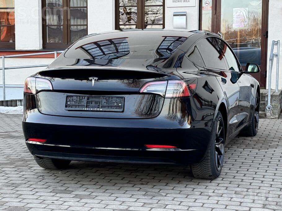 2023 Tesla Model 3 3