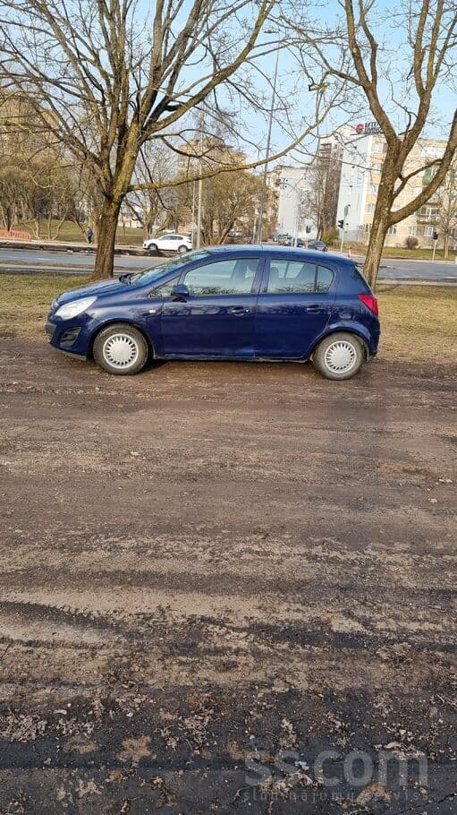 2011 Opel Corsa 2
