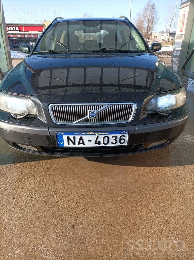 2004 Volvo V70 3