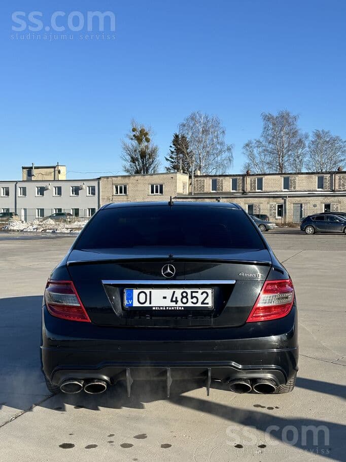 2008 Mercedes-Benz C320 2