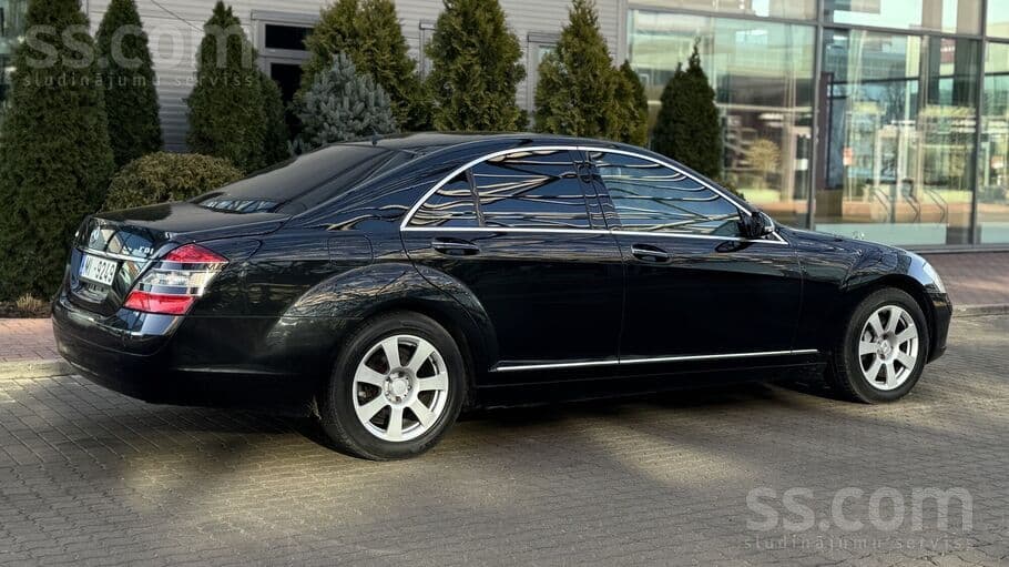 2007 Mercedes-Benz S320 2