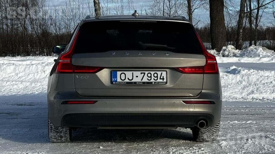 2019 Volvo V60 2