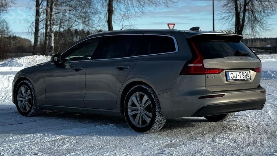 2019 Volvo V60 3