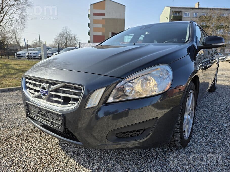 2011 Volvo V60 2