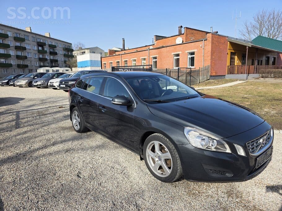 2011 Volvo V60 4