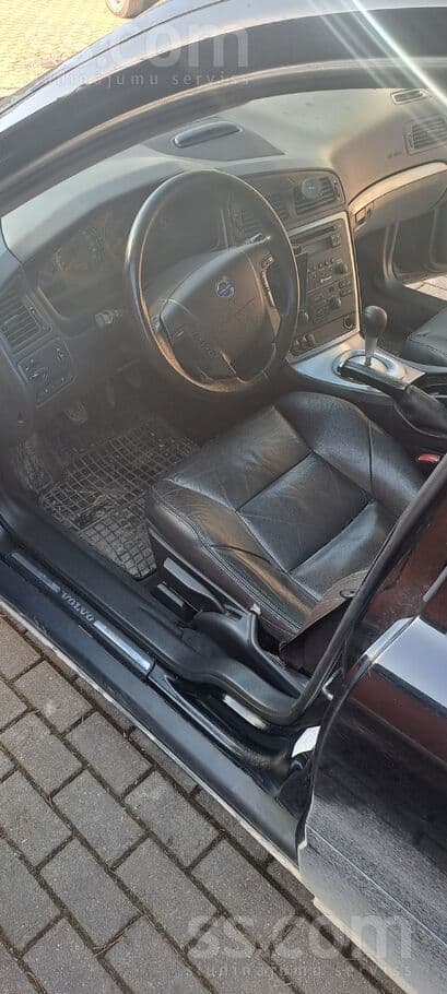 2005 Volvo V70 5