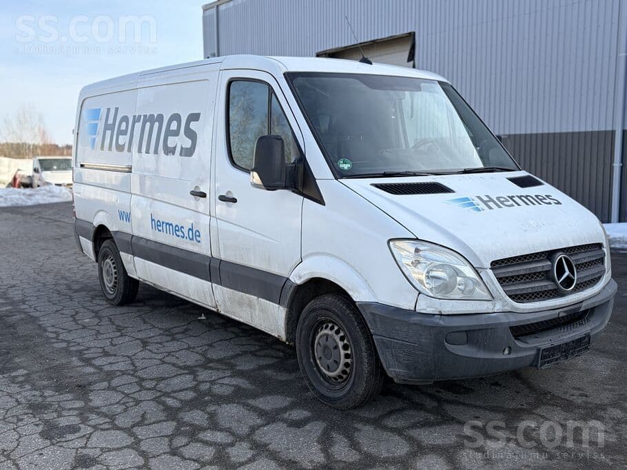 2010 Mercedes-Benz Sprinter 2