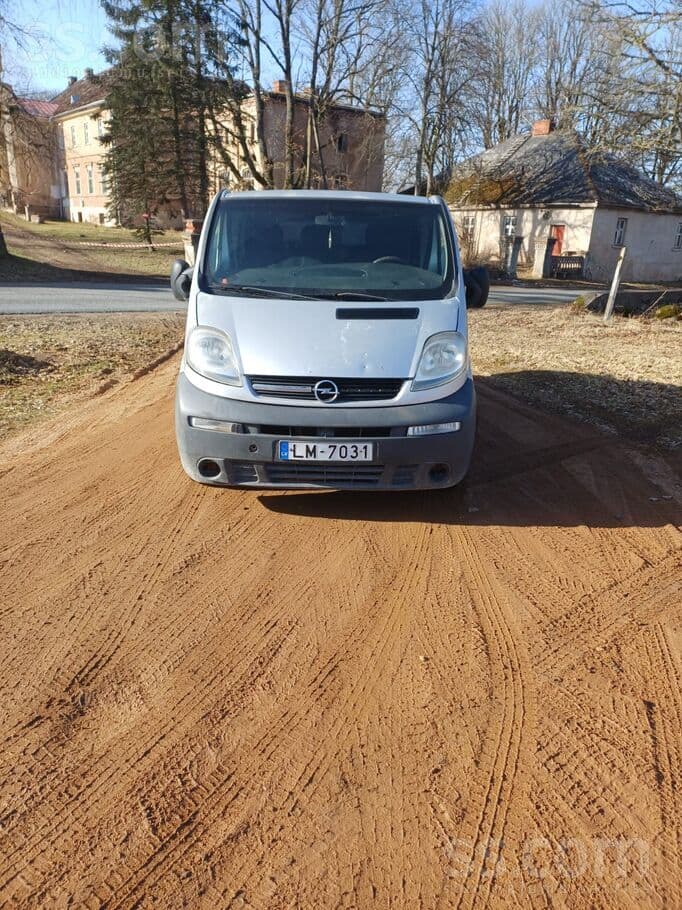 2002 Opel Vivaro 2