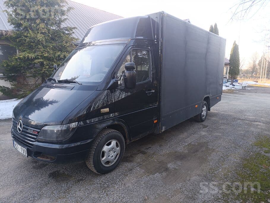 2003 Mercedes-Benz Sprinter 3