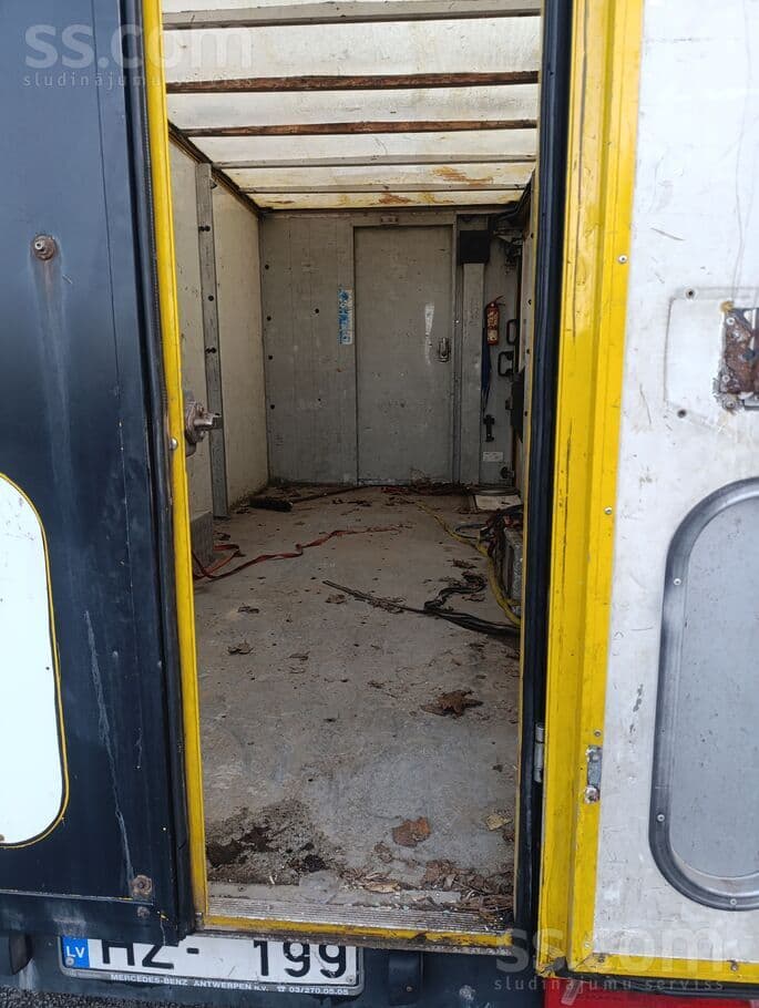 2003 Mercedes-Benz Sprinter 5