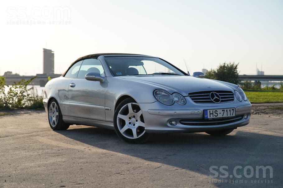 2003 Mercedes-Benz CLK320